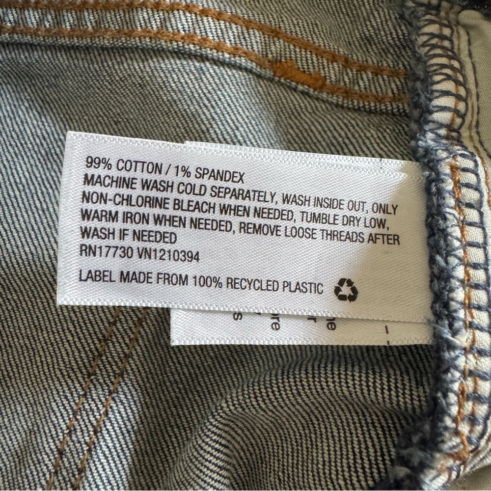 Universal Thread Dark Wash Vintage Midi Jean Shorts, 0 - Picture 11 of 13